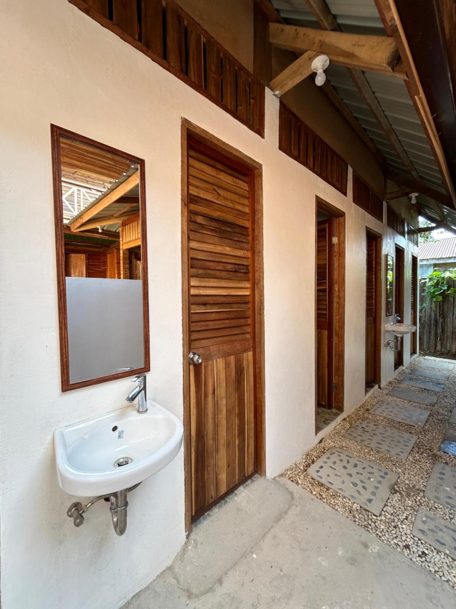 סן ויסנטה Islanders Hostel Port Barton מראה חיצוני תמונה